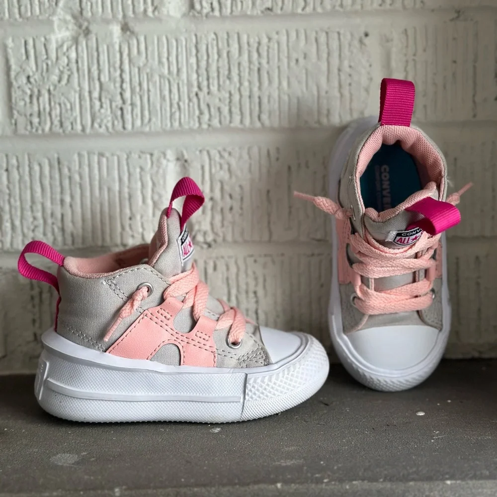 Infant Converse Chuck Taylor ultra color block easy on Size 5 Tan/Pink L…